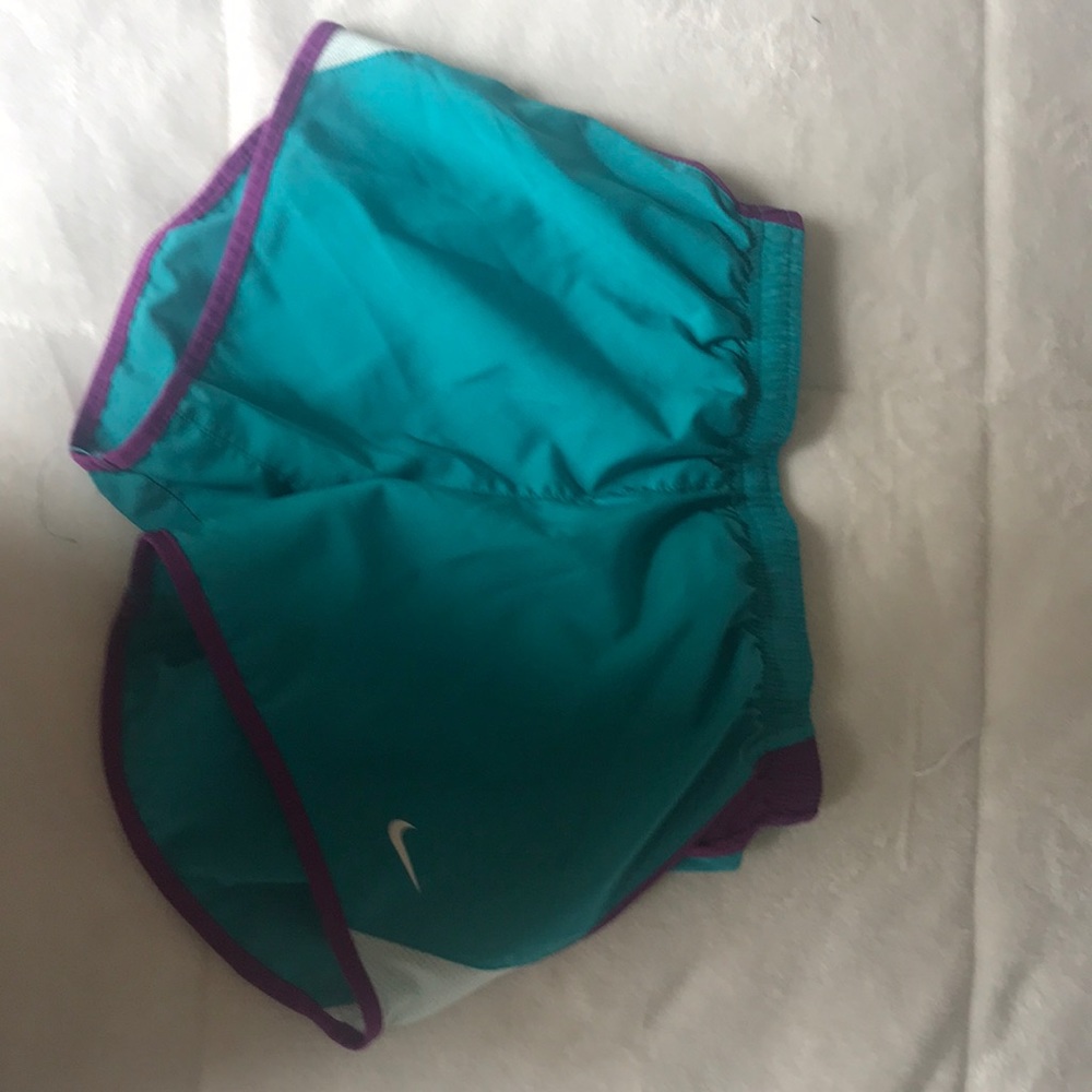 Nike shorts kids size medium